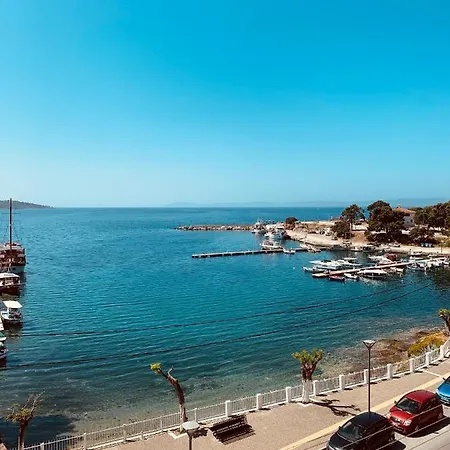 Papagalos Hotel Neos Marmaras