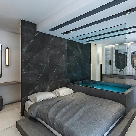 Hotel Papagalos 2*