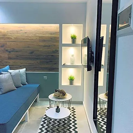 Papagalos Hotel 2*
