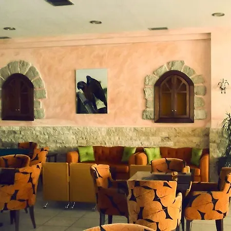 Papagalos Hotel 2*
