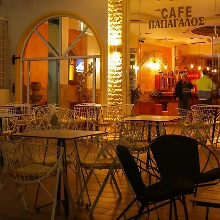 Papagalos Hotel 2*