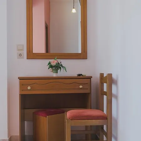 Papagalos Hotel