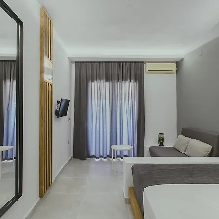 Papagalos Hotel