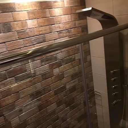 帕帕加罗斯酒店 2*