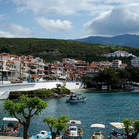Papagalos Hotel 2*