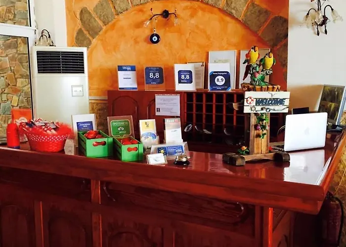 Hotel Papagalos 2*