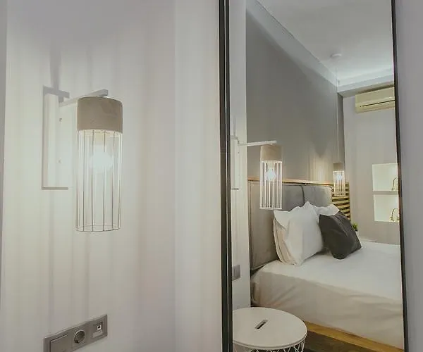 Hotel Papagalos 2*