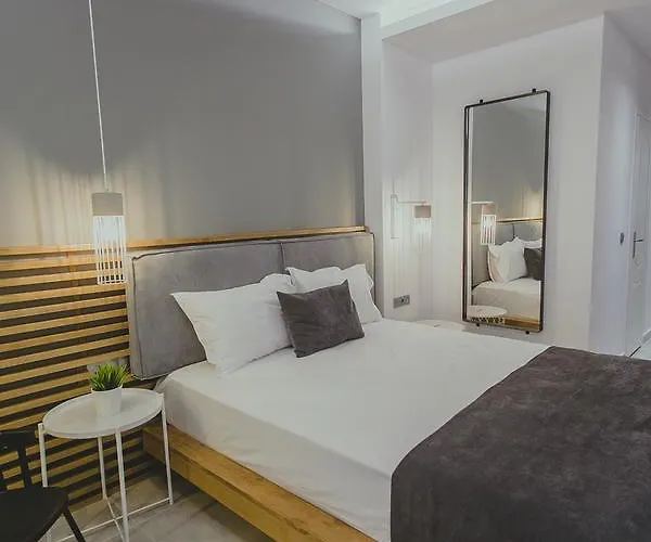 Papagalos Hotel 2*