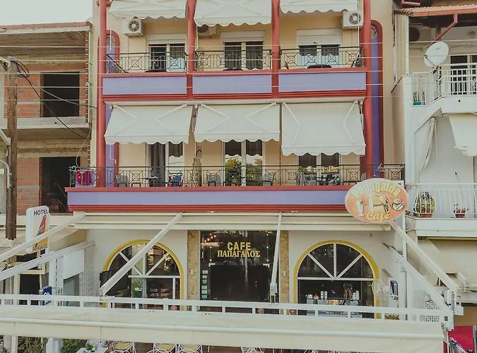 Papagalos Hotel 2*