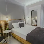 Papagalos Hotel 2*