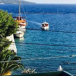 Hotel Papagalos