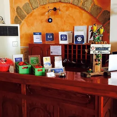 Hotel Papagalos 2*