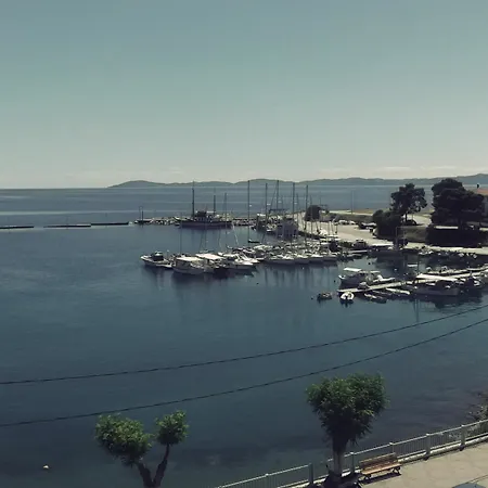 Papagalos Hotel