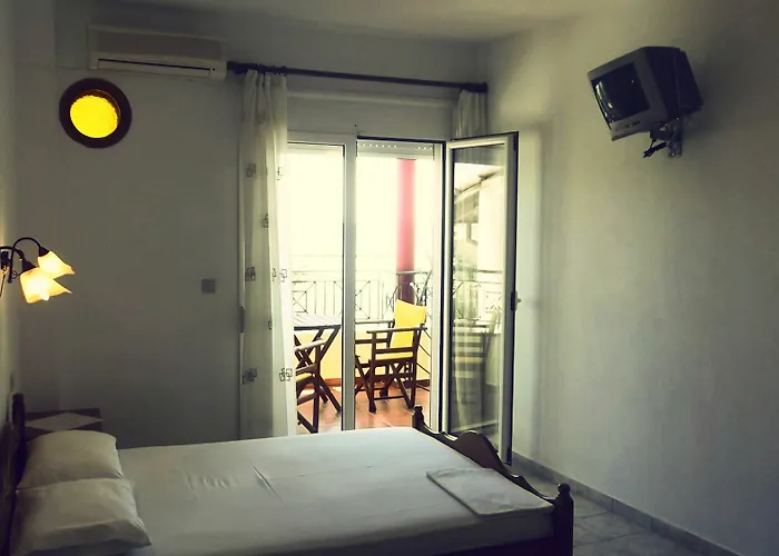 Papagalos Hotel Neos Marmaras